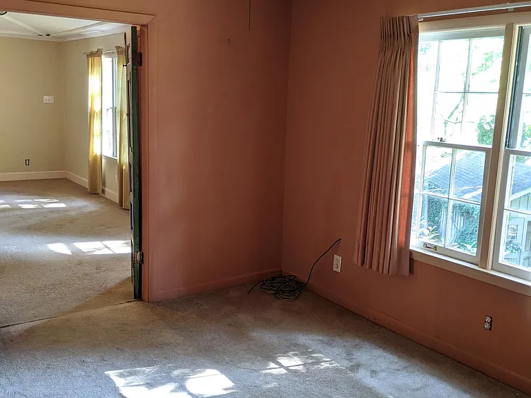 Upstairs Bedroom 14x14