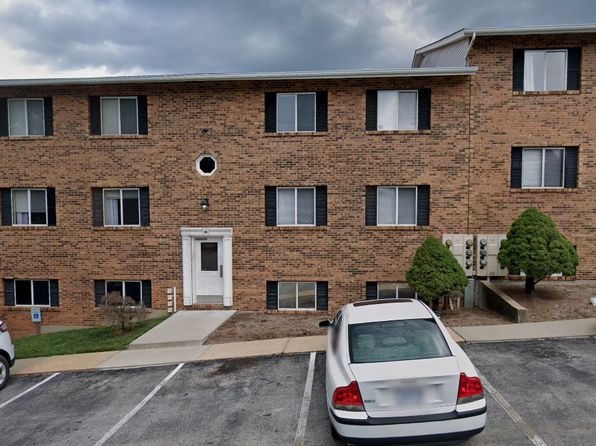 13 Village West Ct APT 302