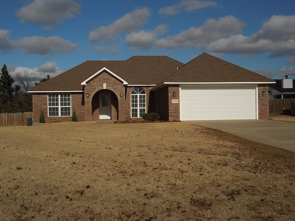 1st image of 1210 Opal Cir