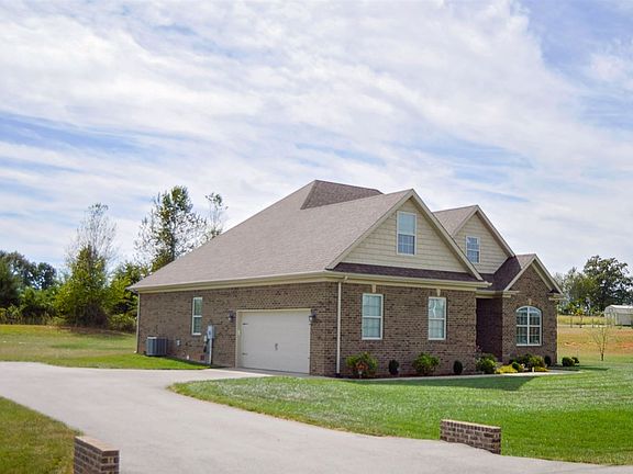 3rd image of 4647 Fairvue Farm Blvd