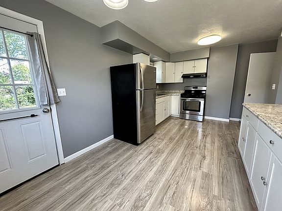 5th image of 4391 Elmhurst Dr