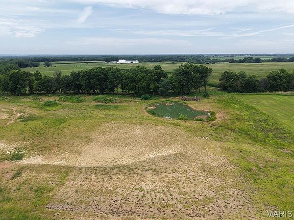 2nd image of 7 Lone Cedar Trl