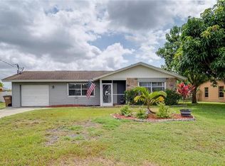 1027 SE 17th Ave, Cape Coral, FL 33990