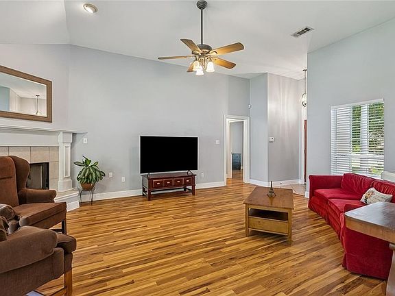3rd image of 70220 7th St