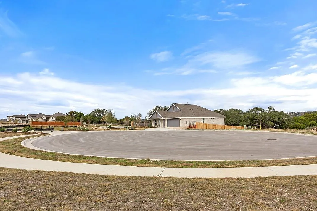 4 bed, 3.0 bath, 2122 sqft, $2,550 — Photo 2