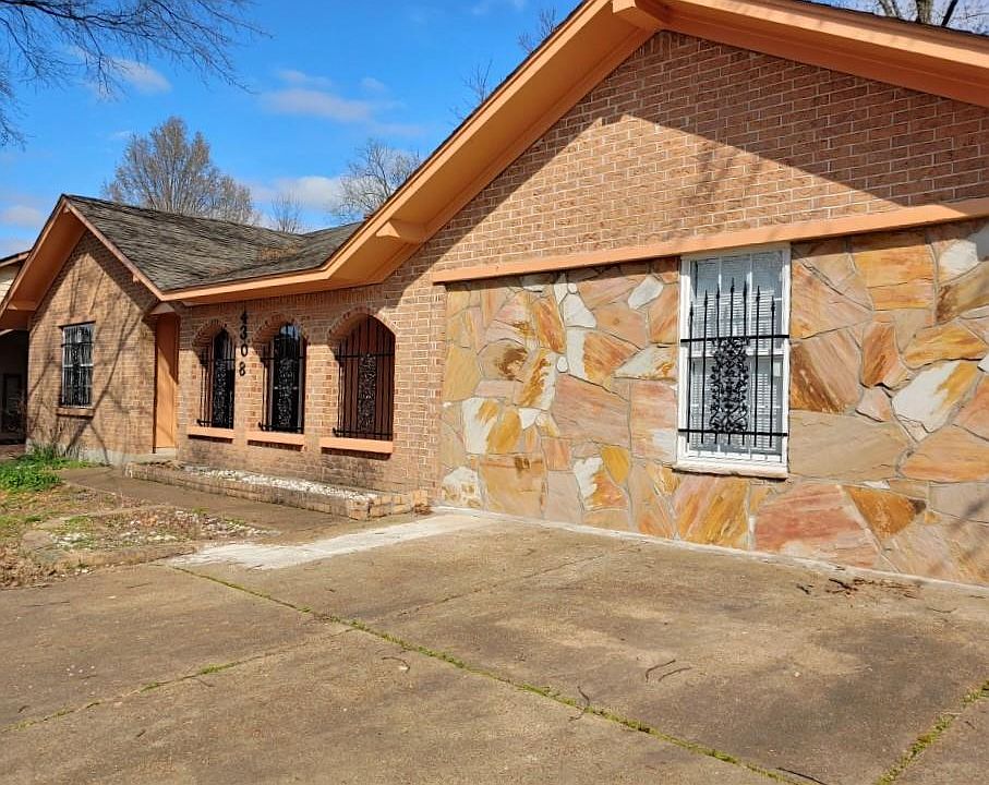 1st image of 4308 Crescent Park Dr