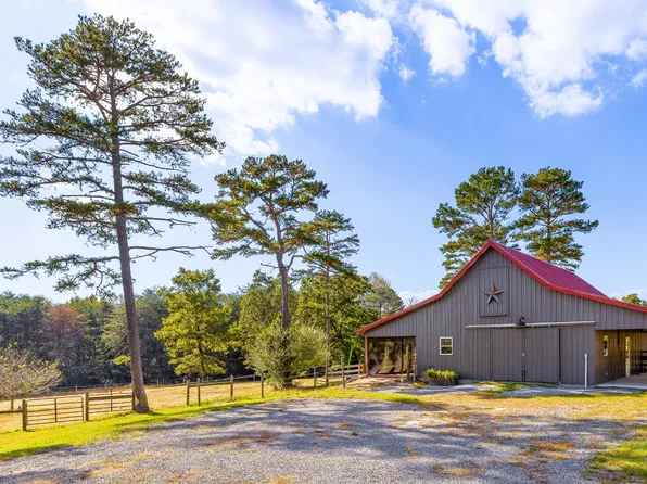 1152 Brier Branch Rd, Graysville, TN 37338