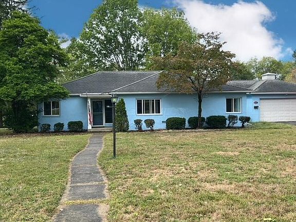 2nd image of 936 W Village Dr