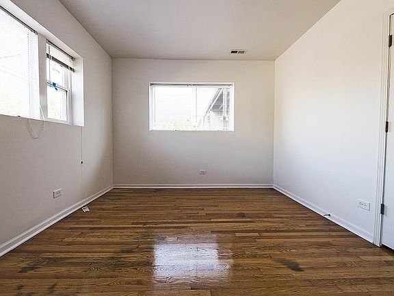 5th image of 7938 S Hermitage Ave #1