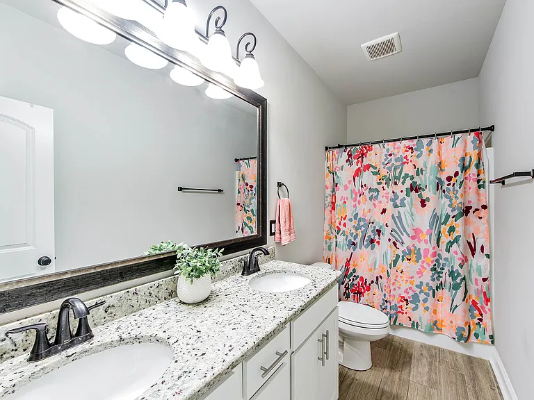 110 Devon Ct — Photo 12