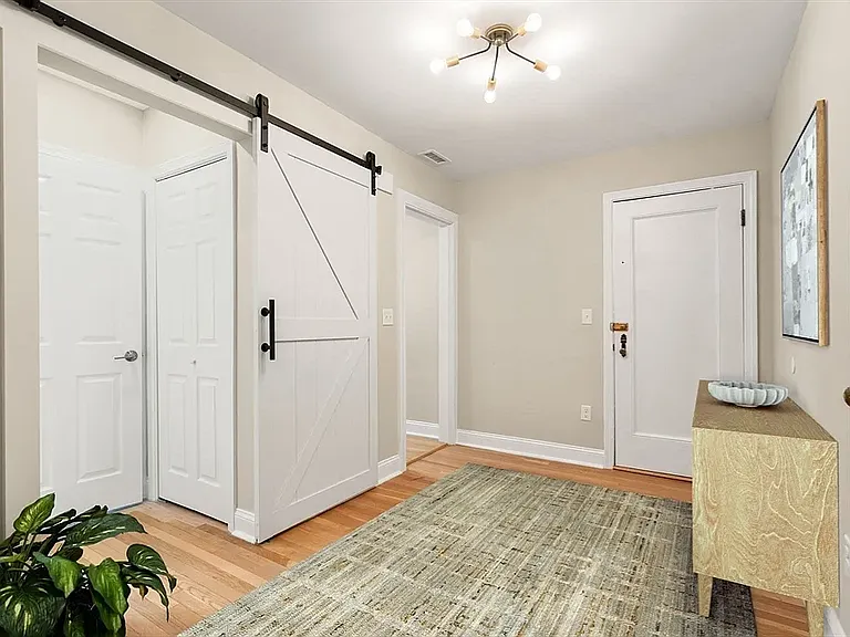 543 Centre St #6 — Photo 3
