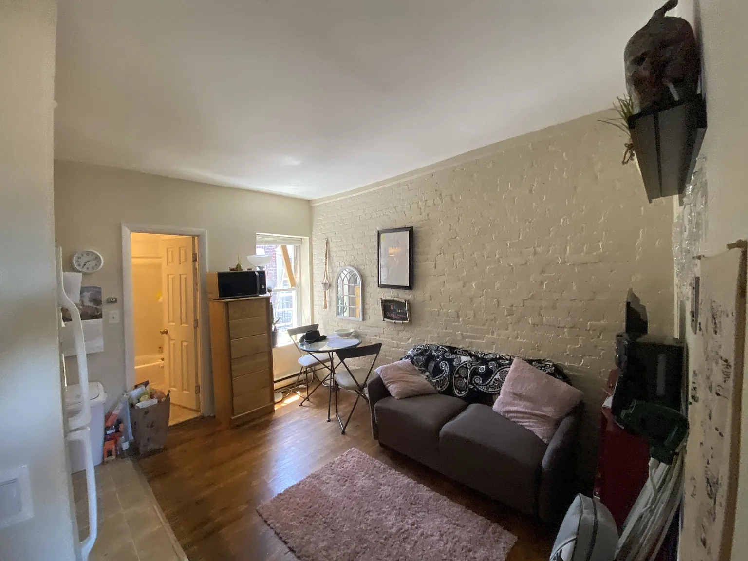 2 bed, 1.0 bath, $2,500 — Photo 3