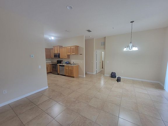 4th image of 1547 Broken Oak Dr #36A