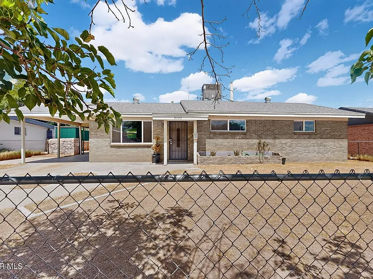 9545 Verbena Dr — Photo 1