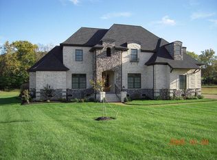 2005 Martins Bend Dr, La Vergne, TN 37086