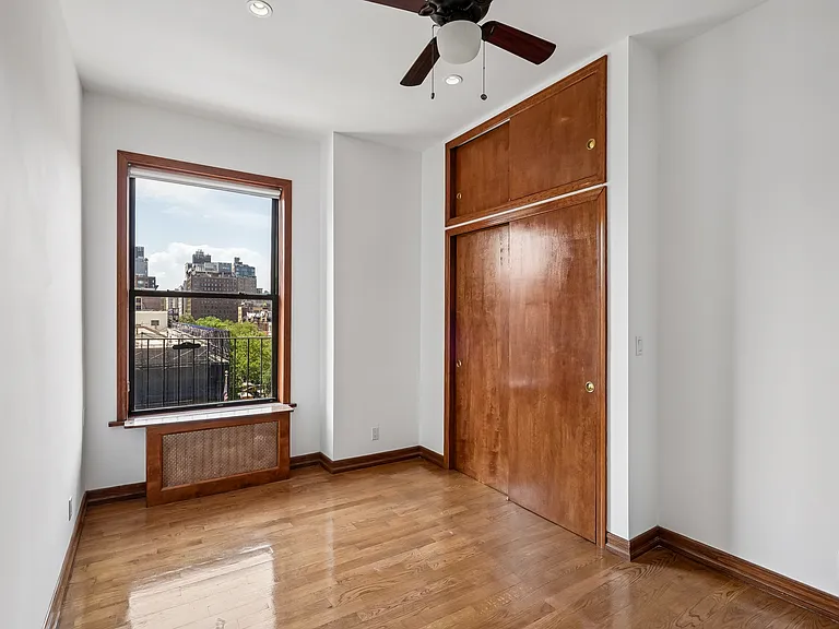 66 W 77th St #66 — Photo 11