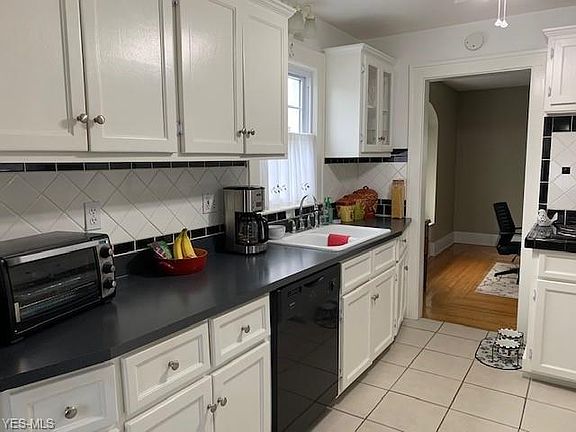 4th image of 390 Central Parkway Ave SE