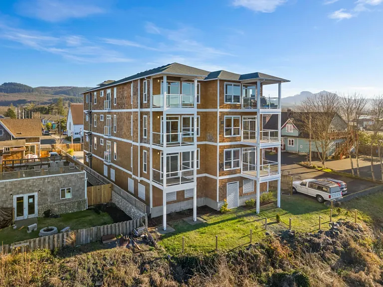 224 N Holladay Dr #201 — Photo 2
