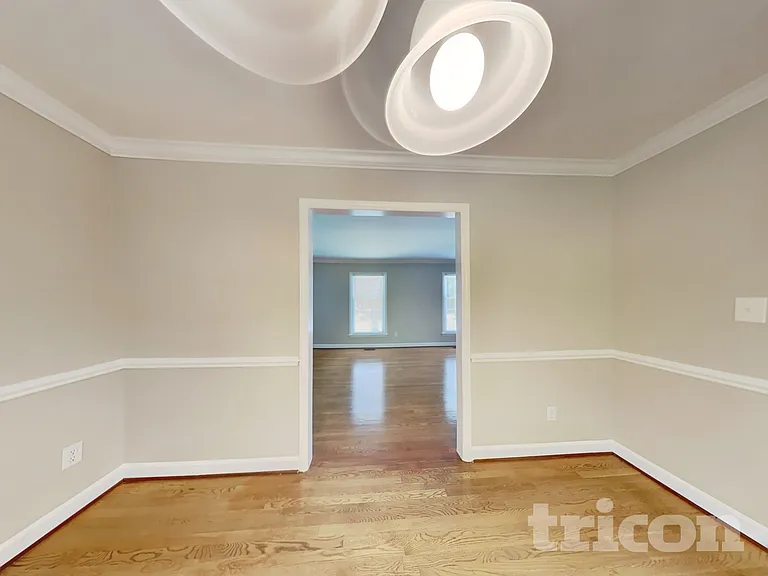 3200 Oliver Dr — Photo 4