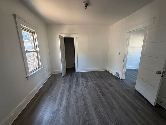 3rd image of 2069 Halstead Ave APT 2