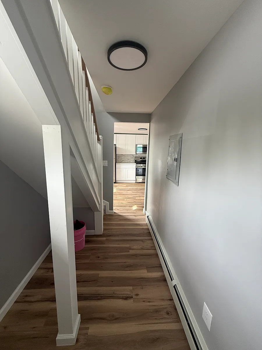 Building Photo - 128 Campbell Ave #1