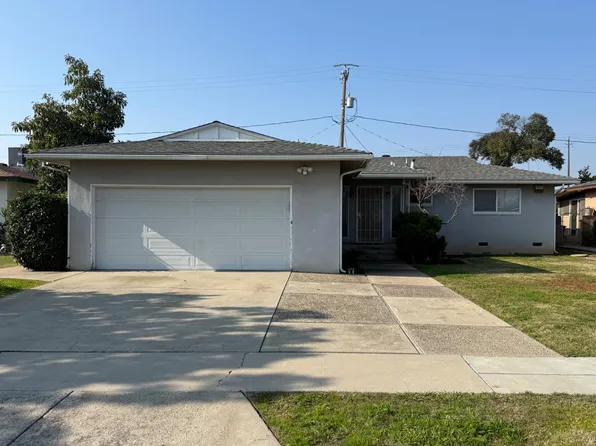 2825 N Hulbert Ave, Fresno, CA 93705