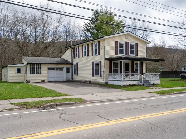 28 Main St, Almond, NY 14804