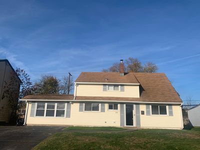 115 Goldengate Rd, Levittown, PA, 19057