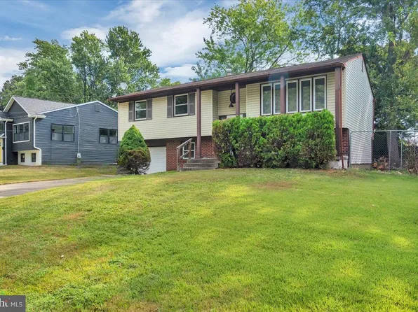 21 Knollwood Dr, Cherry Hill, NJ 08002