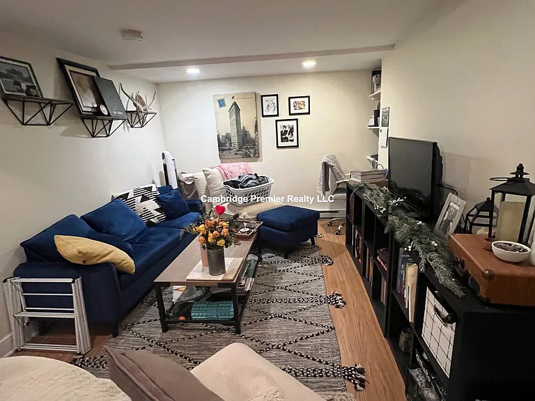 34 Chatham St #B — Photo 3