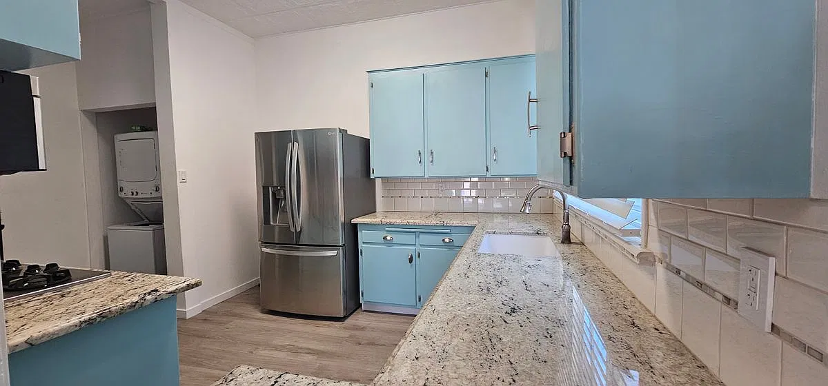 2 bed, 1.0 bath, 940 sqft, $4,200 — Photo 2