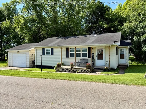 512 Burdette St, Point Pleasant, WV 25550
