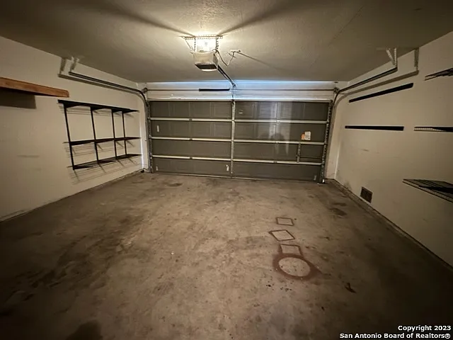 2111 Red Rock Xing — Photo 8