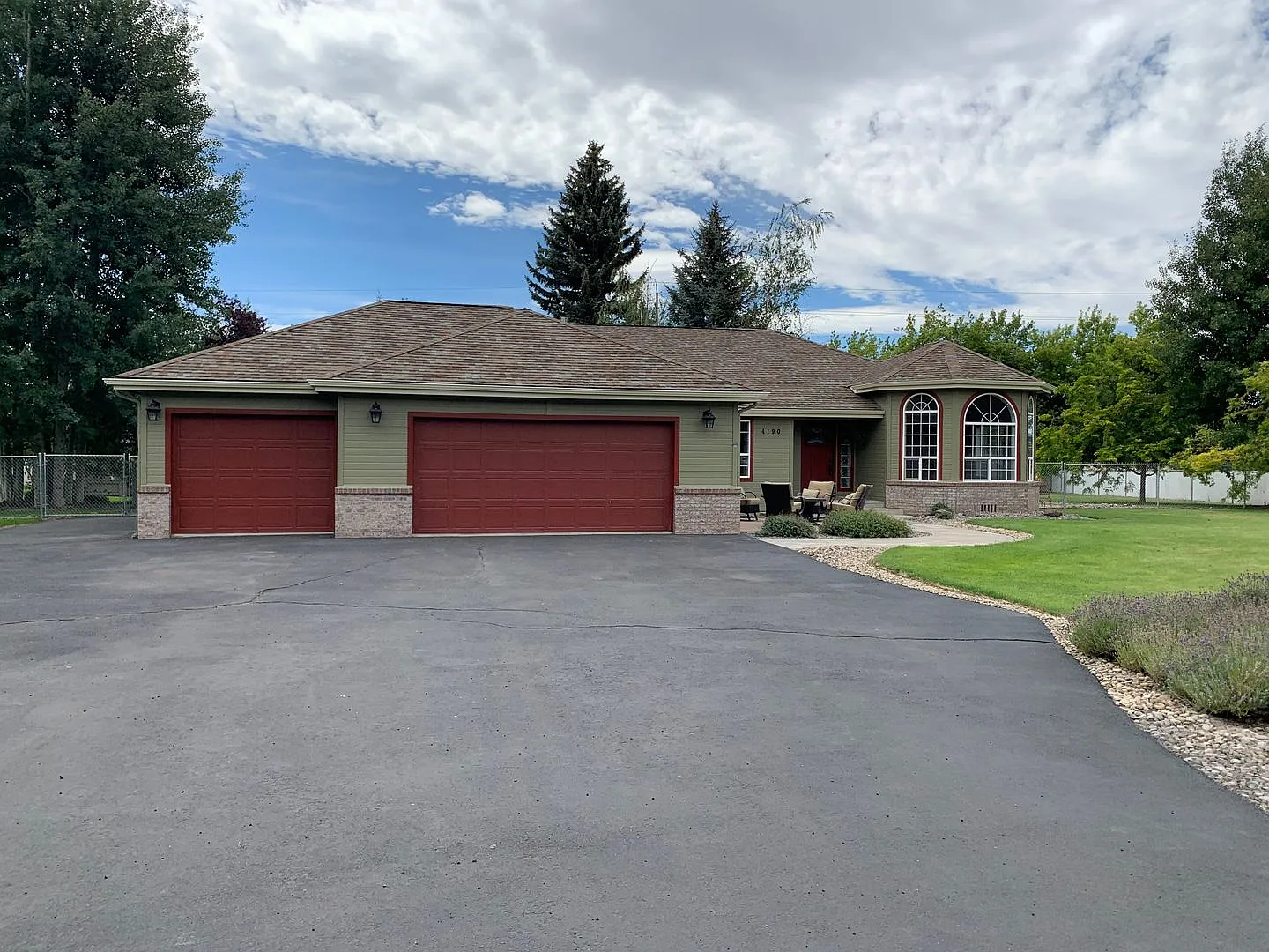 4190 Collier Ln photo 1