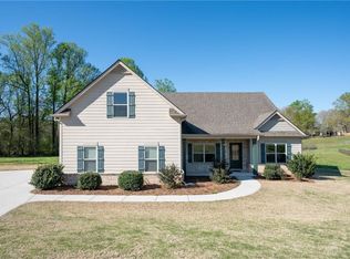 540 Brookside Ln, Hoschton, GA 30548