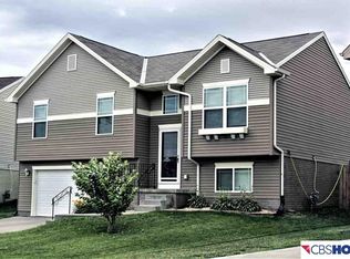 8863 Kimball St, Omaha, NE 68122
