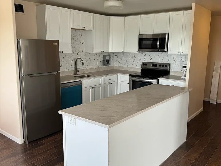 5701 N Sheridan Rd — Photo 5