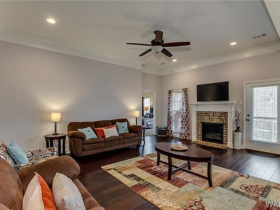 4th image of 5530 Moores Cir