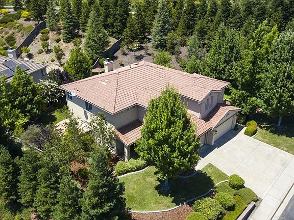 4th image of 1010 Venezia Dr