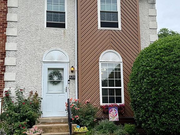 2nd image of 428 Cedarcrest Ln #8