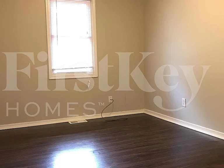 4113 Alberta St — Photo 8