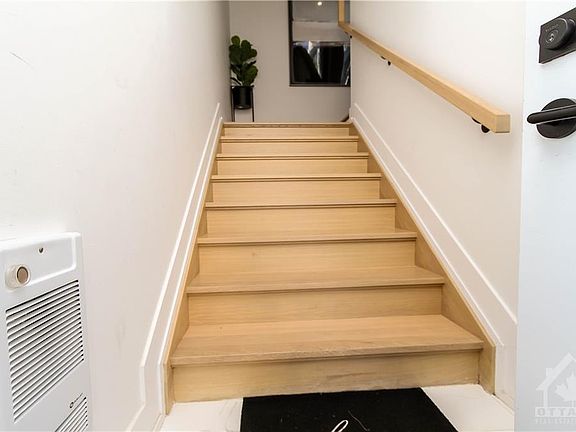 4th image of 308 Holmwood Ave #A