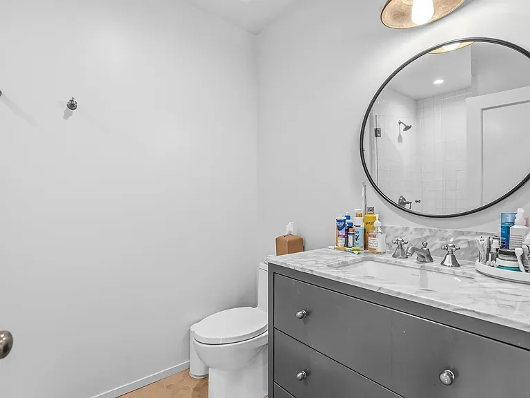 1027 F Ave — Photo 33