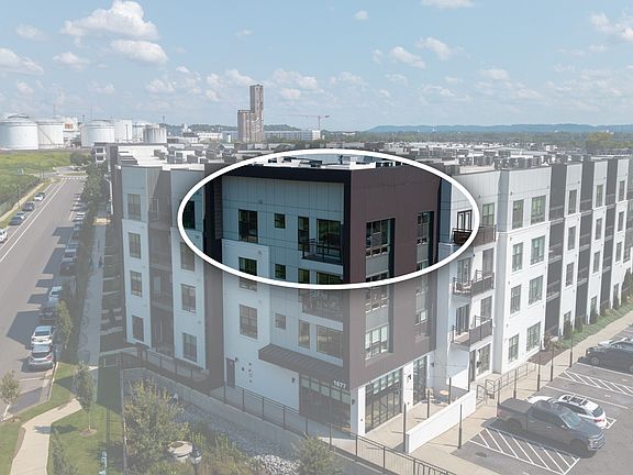 3rd image of 1677 54th Ave N APT 400