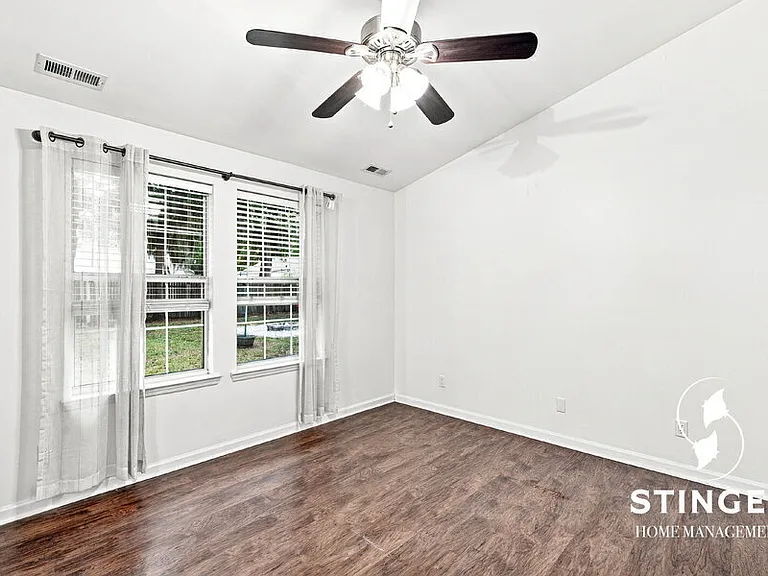 54 Ardmore Ave — Photo 24