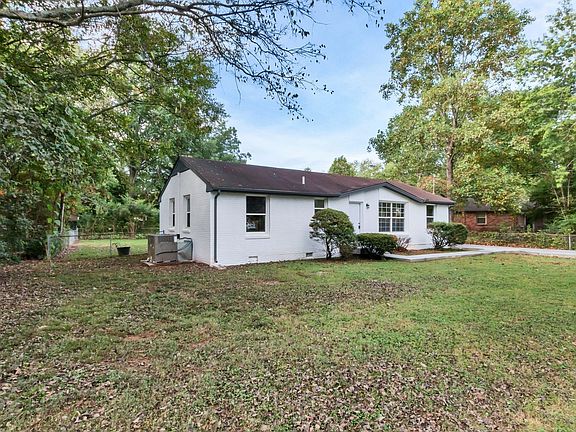 3rd image of 1806 Greerson Dr