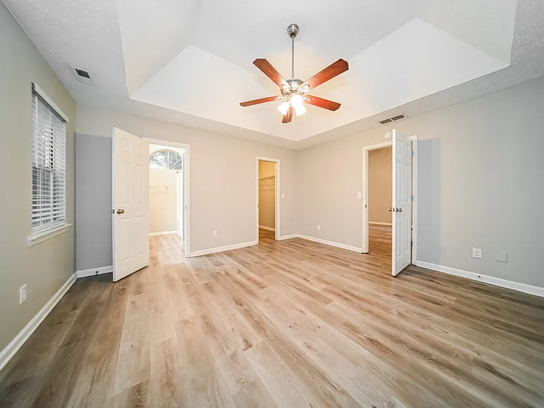 1322 Sweetwater Ct — Photo 9