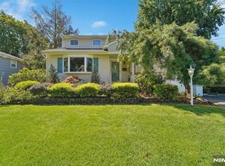16-06 Lucena Dr, Fair Lawn, NJ 07410