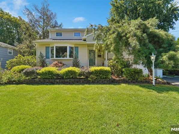 16-06 Lucena Dr, Fair Lawn, NJ 07410