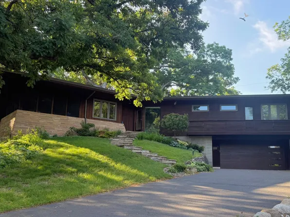 516 Turnpike Rd, Golden Valley, MN 55416